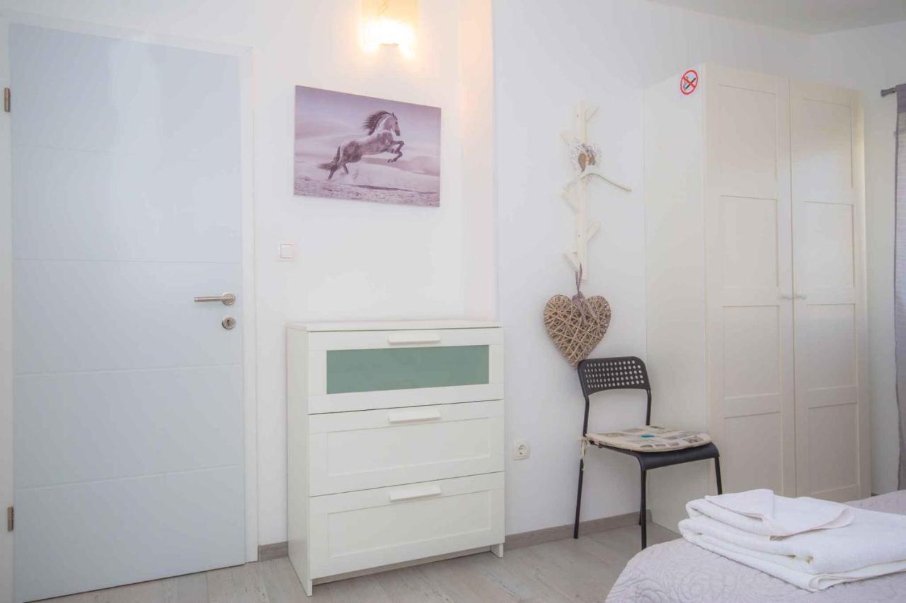 Apartments In Rogoznica 36019 Extérieur photo