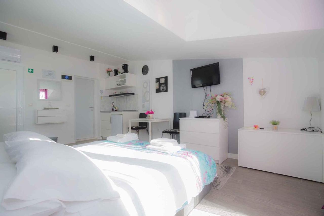 Apartments In Rogoznica 36019 Extérieur photo