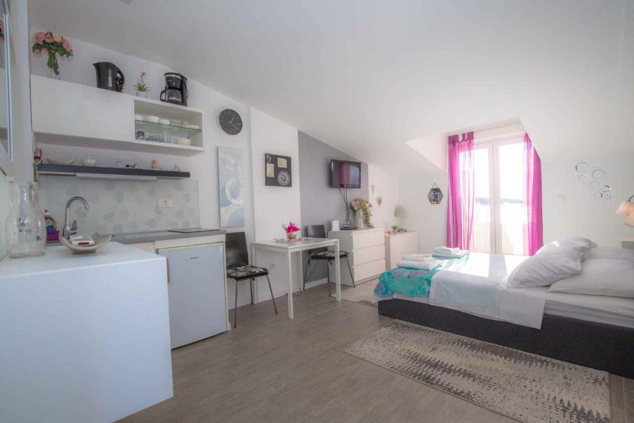 Apartments In Rogoznica 36019 Extérieur photo