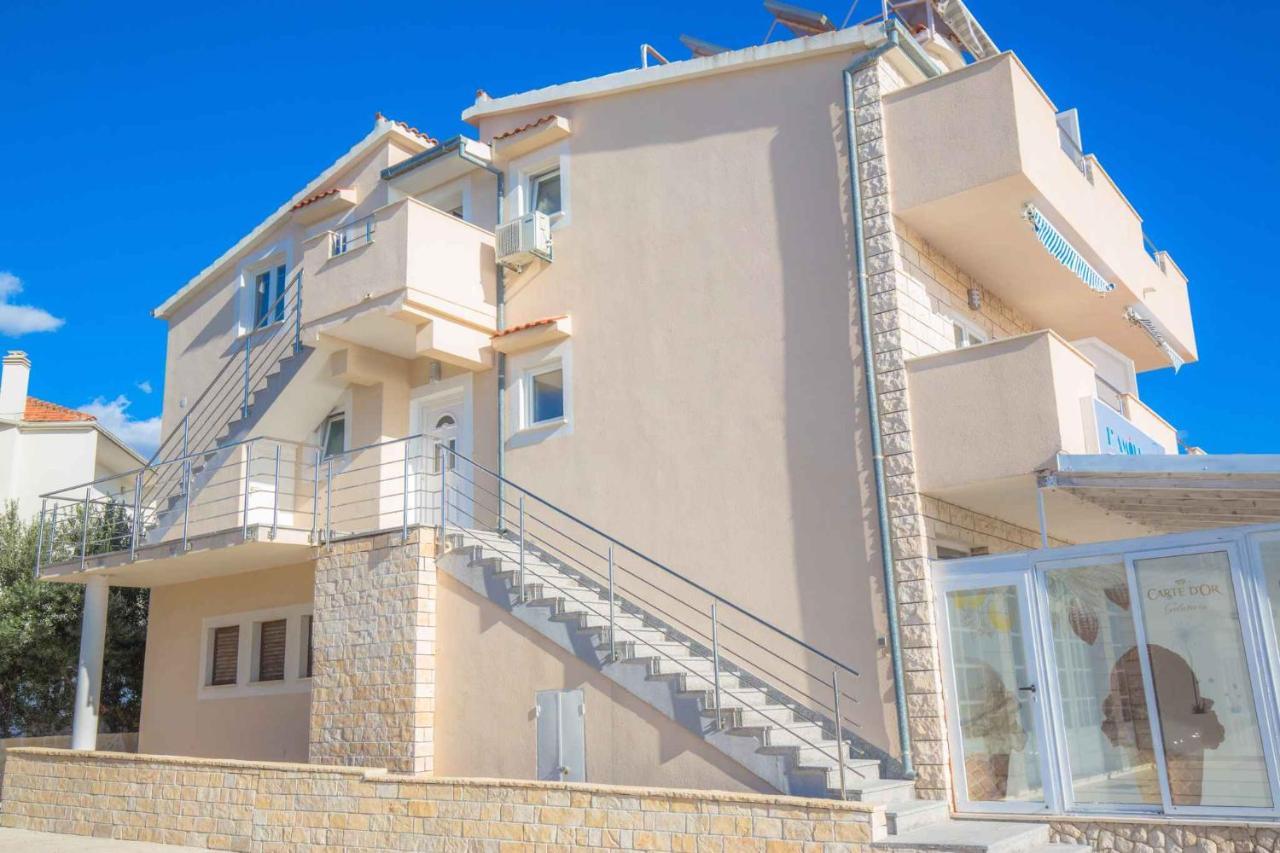 Apartments In Rogoznica 36019 Extérieur photo