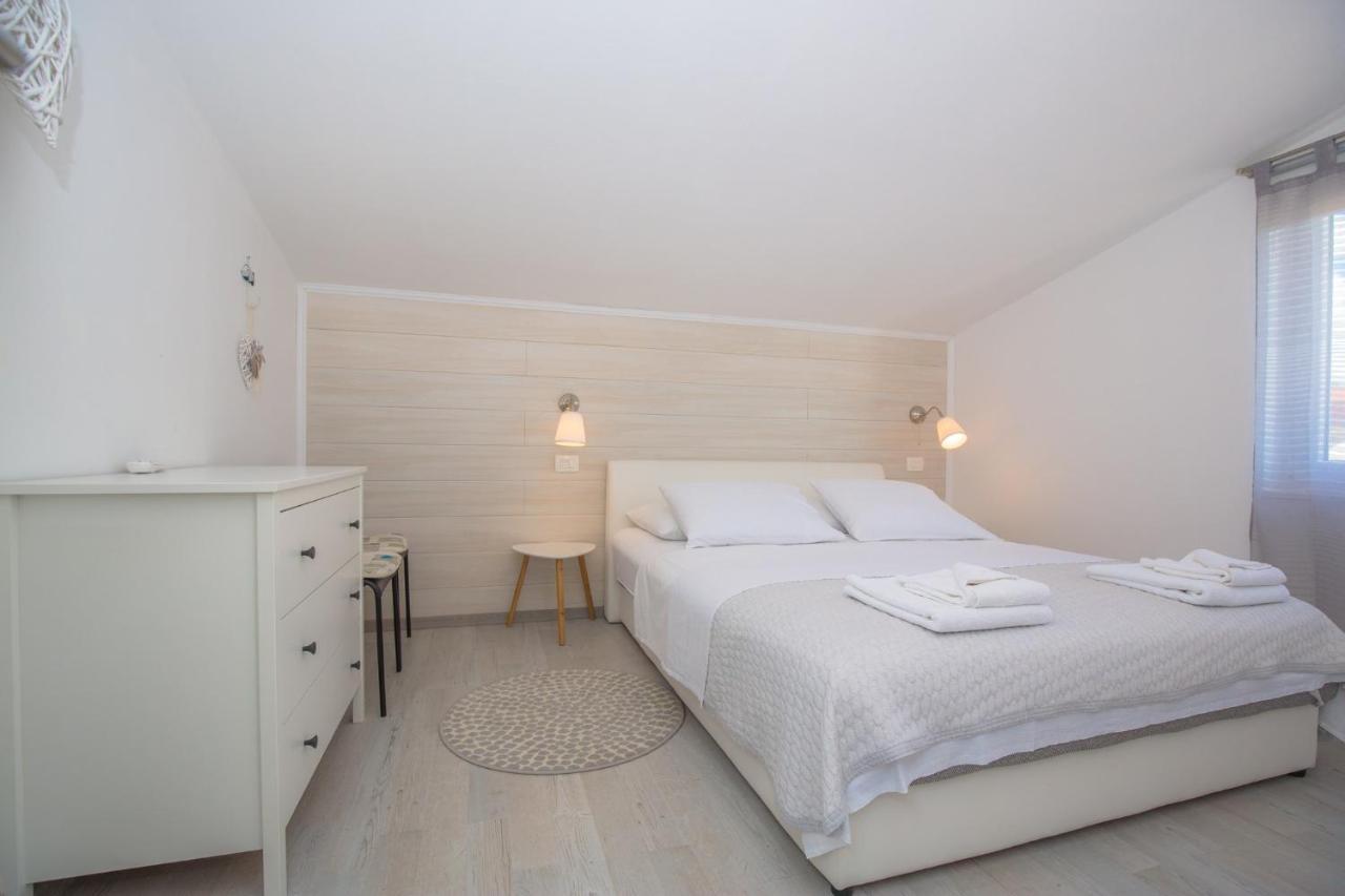 Apartments In Rogoznica 36019 Extérieur photo